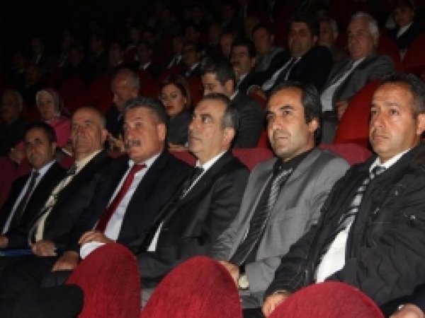  'Etkili Yönetim ve Liderlik' Konferansı Düzenledi 