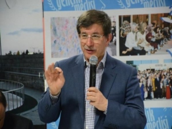Davutoğlu Konya'da Gençlerle Bir Araya Geldi 