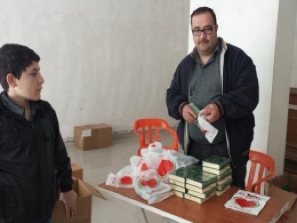 Peygamber Sevdalıları 6 Bin Adet Kur'an-ı Kerim Dağıttı  