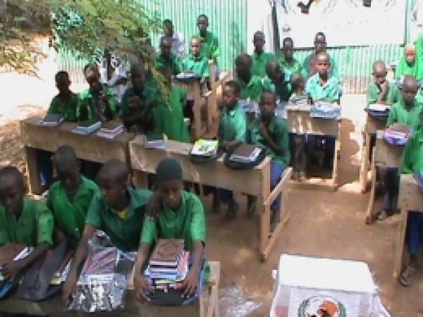 Avrupa Yetim-Der'den Afrika'ya Kırtasiye Yardımı