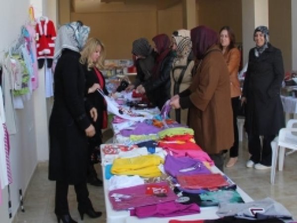Ev Hanımlarından İhtiyaç Sahipleri Yararına Kermes 