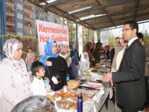 Batman'da Yetim Öğrenciler Yararına Kermes 