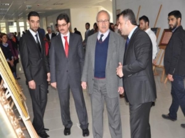 Batman Üniversitesi'nde Ebru Sergisi 