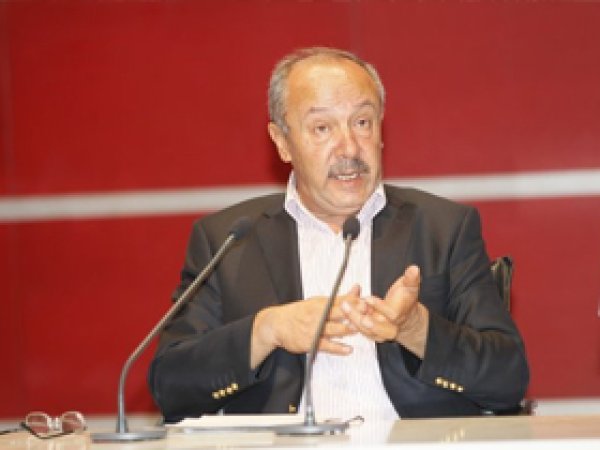 Prof. Dr. Çelik: Oyuna Gelmemeliyiz