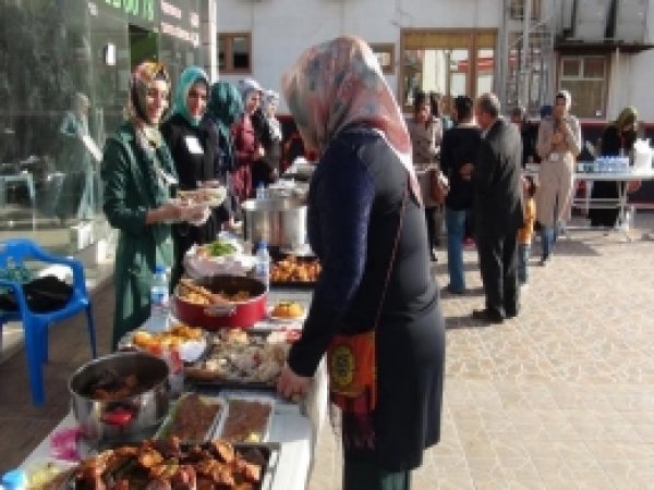Fakir Öğrenciler Yararına Kermes 
