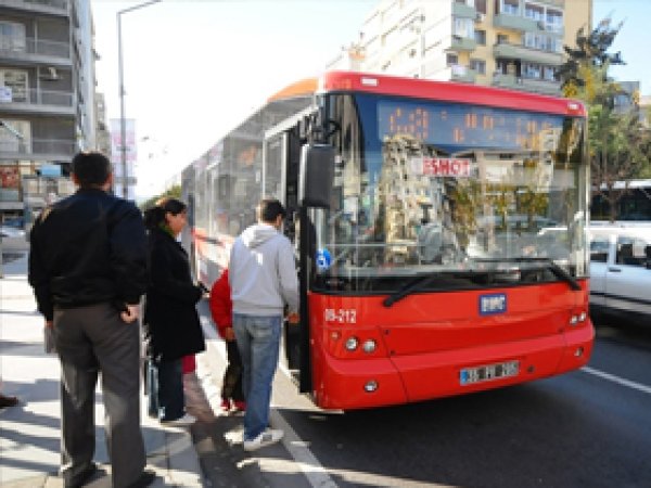 Seçim Gününde İzmir'de Ulaşıma Ek Sefer 