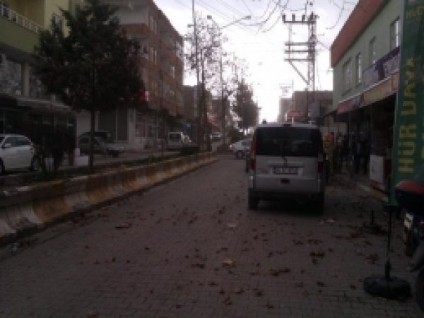 Ani Gelen Fırtına Tozu Dumana Kattı 