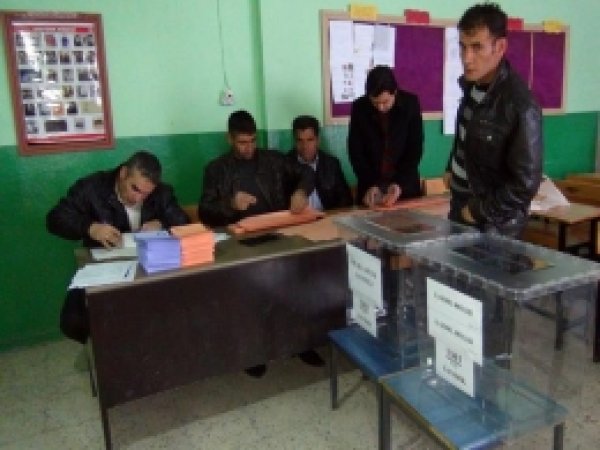 Muş'ta Seçmen Oy Kullanmaya Başladı 