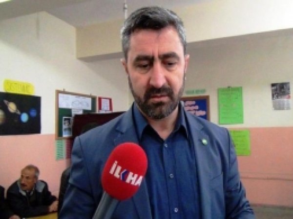 Bitlis'te Belediye Başkan Adayları Oylarını Kullandılar 