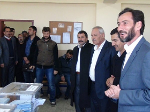 HÜDA PAR Heyeti Mardin'de Okulları Gezdi  
