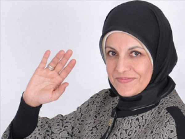 Türkiye'nin İlk Başörtülü Belediye Başkanı 