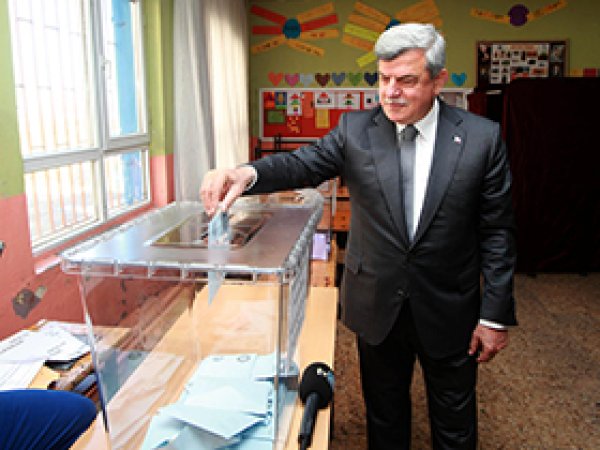 Kocaeli'de AK Parti Adayı Fark Attı