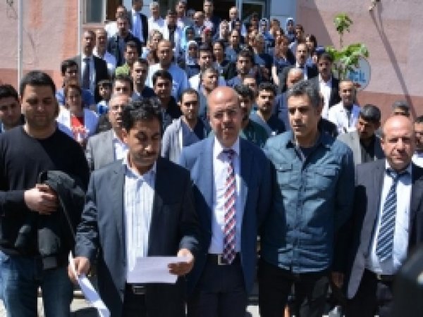 Urfa'da Sağlık Çalışanları Hemşireye Saldırıyı Kınadı