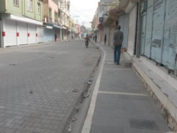Ceylanpınar'da Esnaf Dükkanını Açamadı 