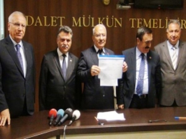 Mersin Büyükşehir Belediye Başkanı Mazbatasını Aldı 