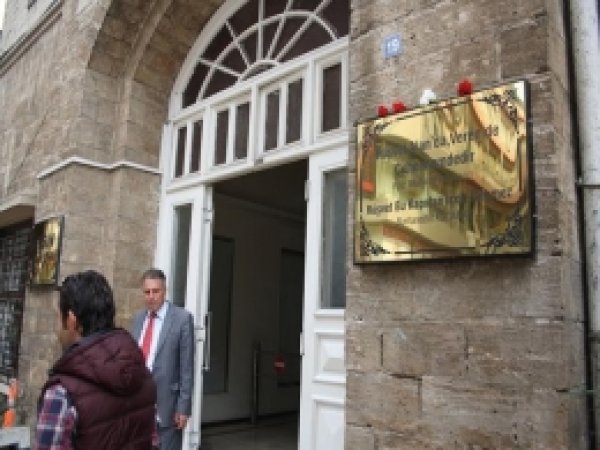 HÜDA PAR'ın Sloganı Mersin Belediyesinde 