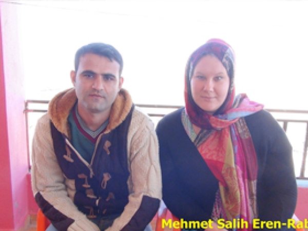 İsveçli Malin Müslüman Rabia Oldu 