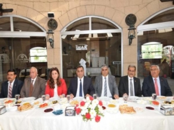 Tarsus Belediye Başkanı, Meclis Üyeleri İle Bir Araya Geldi 