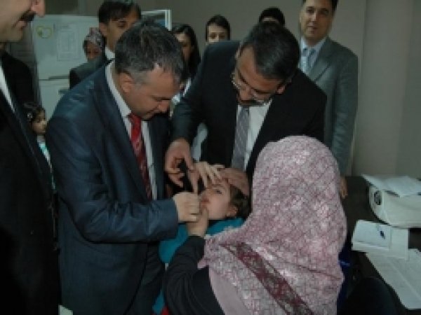 Van'da150 Bin Çocuk Aşılanıyor 