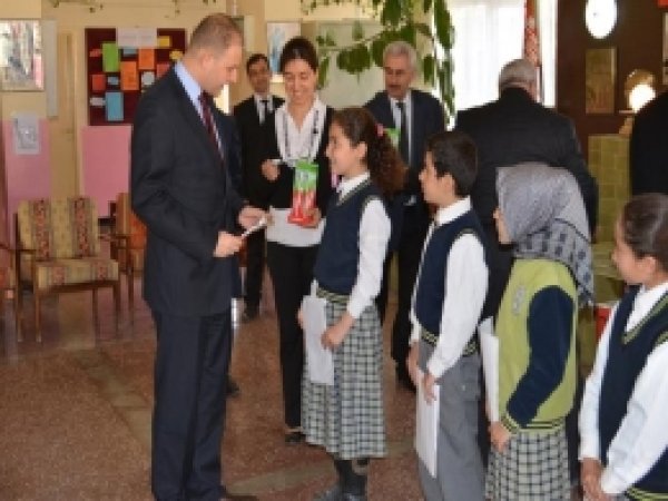 Öğrencilere Diş Sağlığı Eğitimi 