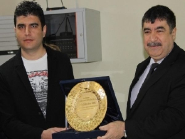 Mardin'de Yılın Doktoru Seçildi 