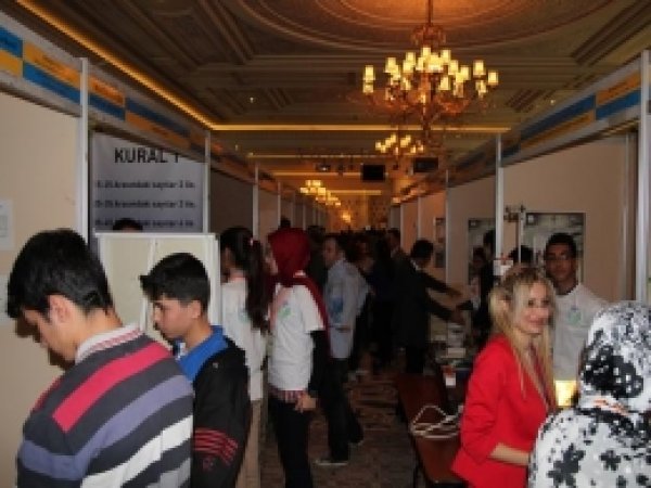 Başkaleli Öğrencilerden 'Dumansız Tandır' Projesi  