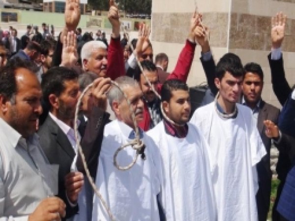 Şanlıurfa'da Kefenli İdam Protestosu 