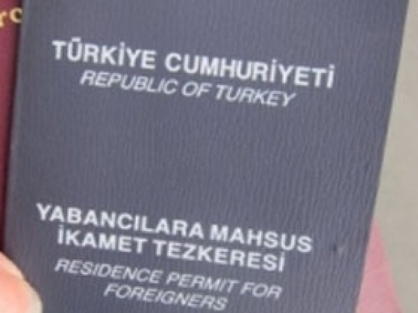 Yabancılar İçin İkamet Tezkeresi Bedeli Düşürüldü