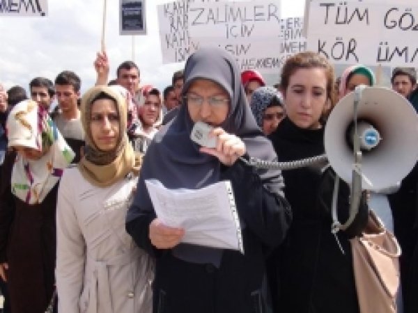 Mısır'da 529 Kişiye Verilen İdam Kararları Kınandı 