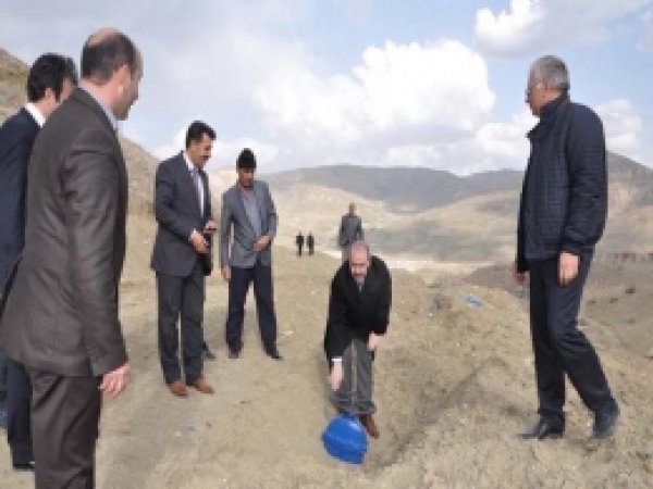 Muş Valisi Sulama Projesini Yerinde İnceledi 