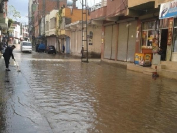 Yağan Yağmur Korkuttu 