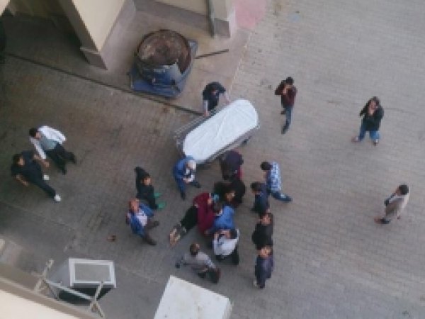 Hastanenin 3.katından Atlayan Kız Ağır Yaralandı 