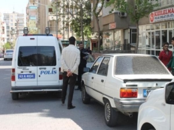 Uzman Çavuş Ve Bir Bayan Ölü Bulundu 