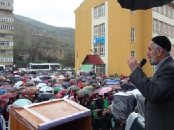 'Bütün İnsanlık Hz. Peygamberi Örnek Almalıdır'