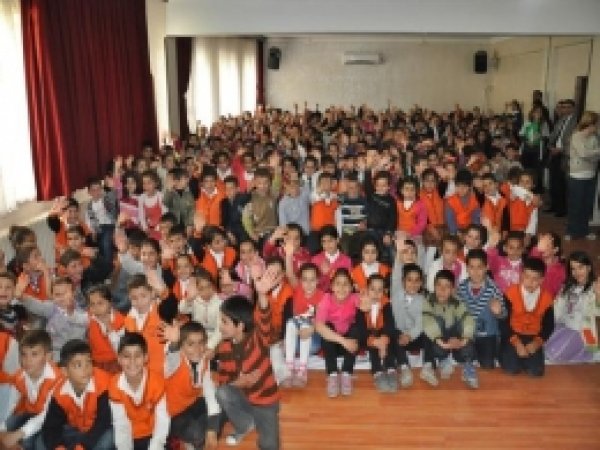 'Orman Dostu' Tiyatro Gösterisi Yapıldı 