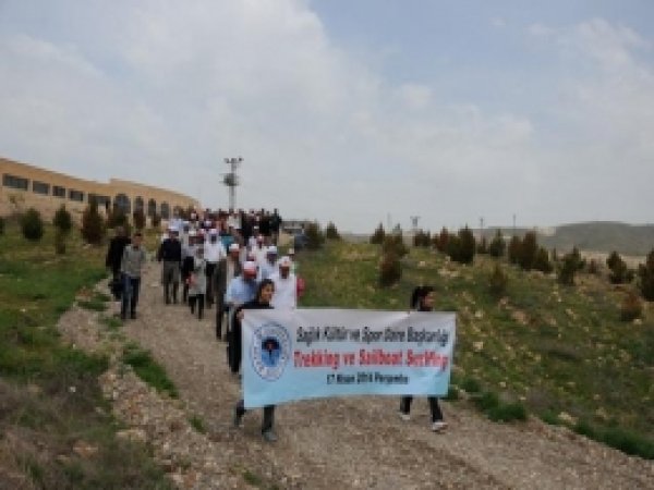 Doğa Yürüyüşü Ve Yelken Gösterisi Yapıldı 