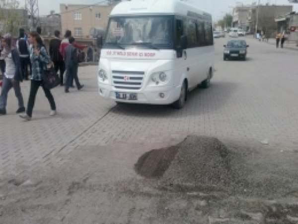 Ergani'de Yapılan Tümsekler Tekrar Sökülüyor 