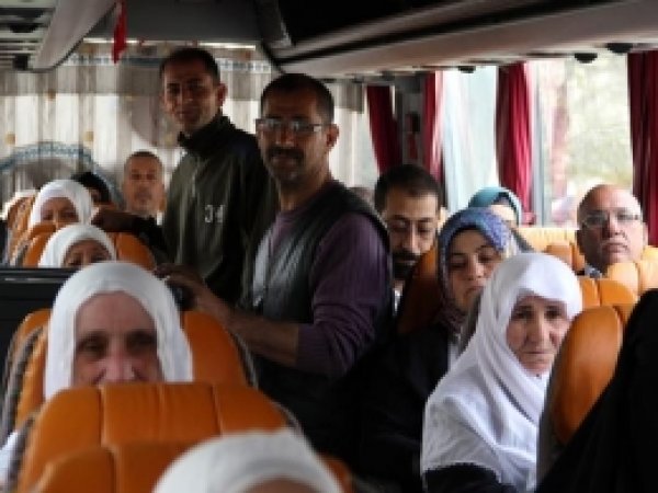 Midyatlı Umre Yolcuları Dualarla Uğurlandı 