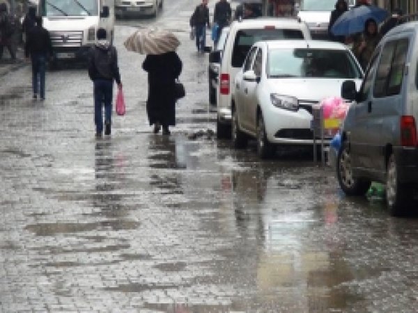 Bitlis Yağışlı Havanın Etkisine Girdi 