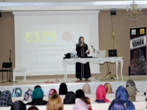 Kursiyer Bayanlardan 'Kutlu Doğum' Programı 