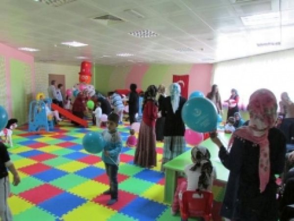 Hastanede Yatan Bebeklere ve Çocuklara Ziyaret  