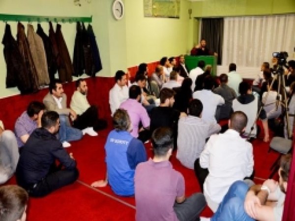 Özkan Yaman Wiesbaden'de Okurları İle Buluştu 