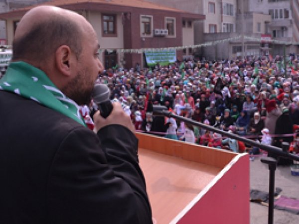 Bursalılar Kutlu Doğum Etkinliği için Bir Araya Geldi 