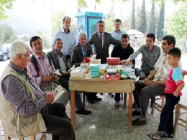 Sosyal Medya Üzerinden Tarsus'a Kitap Bağışı 