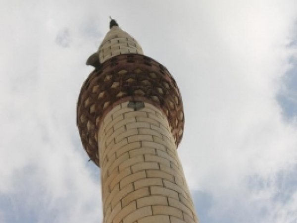Minareye  Çarpan Yıldırım Korkuttu 