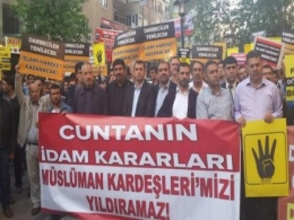Mısır Cuntasının İdam Kararları Diyarbakır'da Kınandı