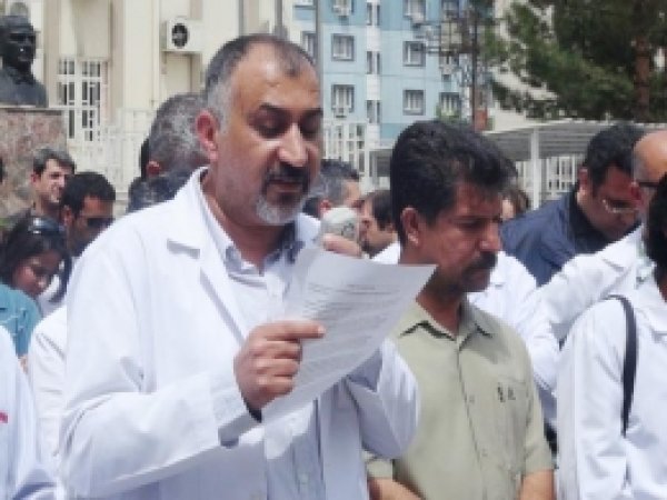 '1. Basamak Sağlıkçılar Geri Hizmetlerde Çalıştırılıyor'