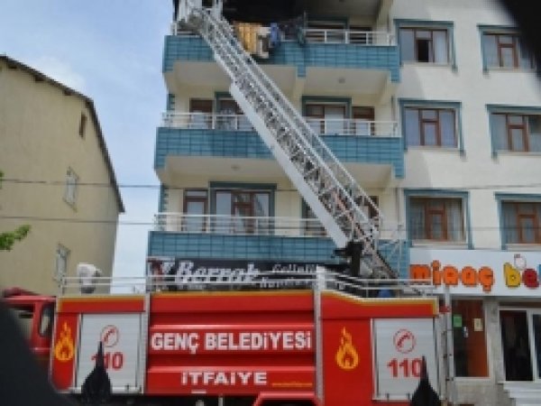 Genç İlçesinde Yangın: 1 Ölü 3 Yaralı  