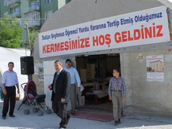 Mardin'de Öğrenciler Yararına Kermes