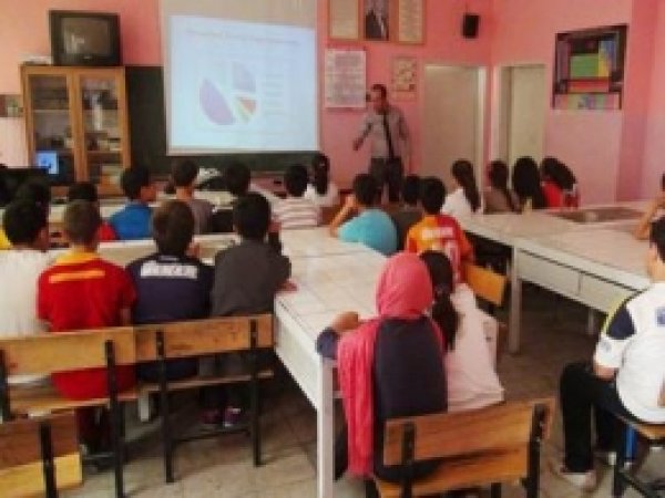 Öğrencilere Kuş Türleri Semineri Verildi 